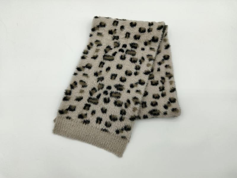 베이지 인조 퍼 레오파드 프린트 소프트 스카프, 블랙·브라운 스팟 패턴 - wholesale fashion accessories