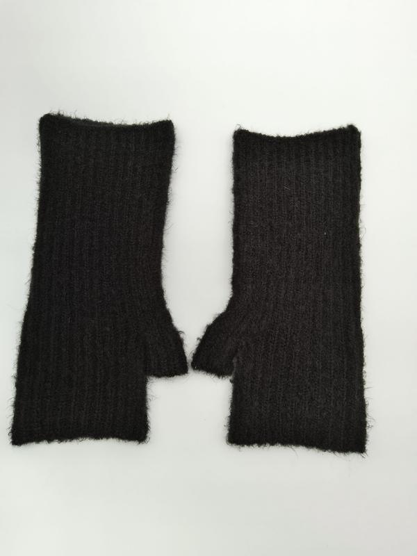 블랙 퍼지 리브 니트 손가락 없는 장갑, 모헤어 혼방 손목 워머 - winter accessories wholesaler