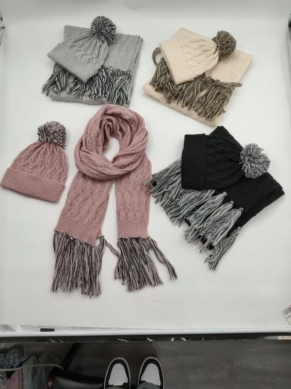 케이블 니트 폼폼 비니 & 프린지 스카프 세트 4색상 그레이 크림 핑크 블랙 - wholesale fashion accessories