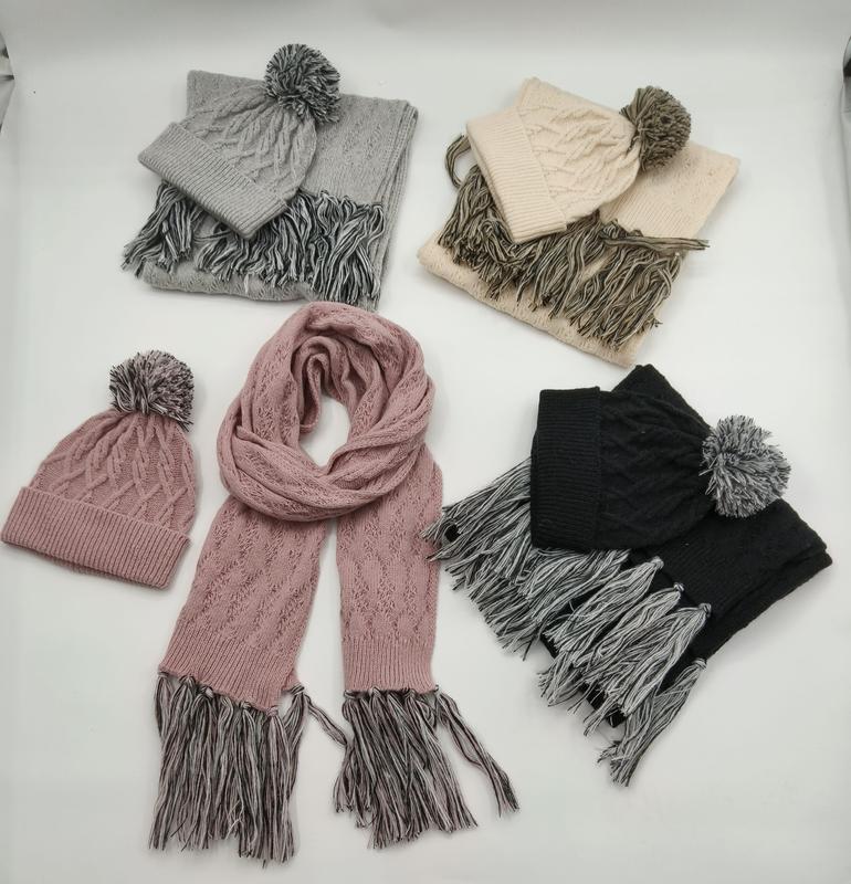케이블 니트 폼폼 비니 & 프린지 스카프 세트 4색상 그레이 베이지 핑크 블랙 - certified scarf manufacturer China