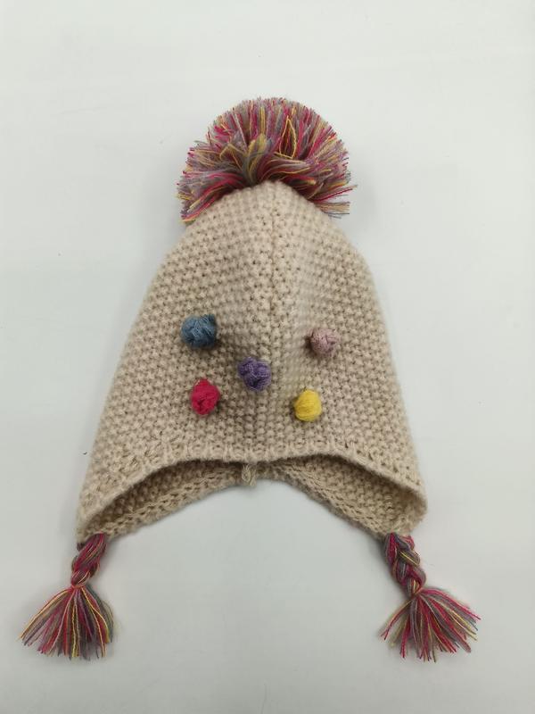 크림색 니트 아기 귀덮개 모자, 멀티컬러 대형 폼폼과 컬러 태슬 장식 - winter accessories wholesaler
