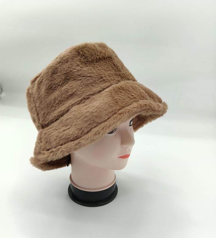캐멀 브라운 페이크 퍼 버킷햇, 플러피 겨울 모자 마네킹 착용 이미지 - factory direct wholesale price