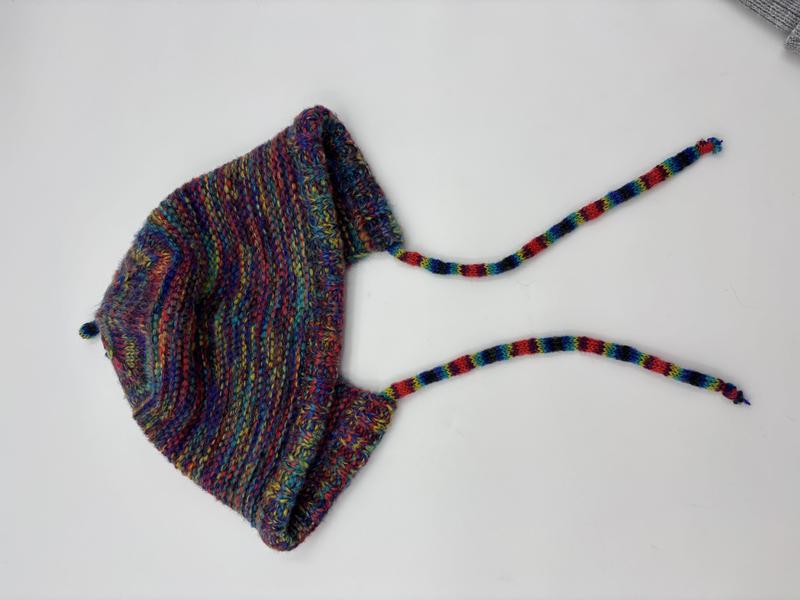 멀티컬러 줄무늬 뜨개 아기 보넷 모자, 귀덮개·끈 달린 핸드니트 베이비햇 - winter accessories wholesaler
