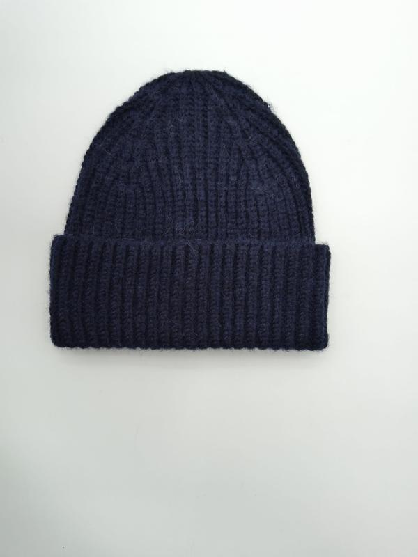 네이비 블루 청키 립 니트 겨울 비니 모자, 폴디드 커프 디자인, 흰 배경 - winter accessories wholesaler