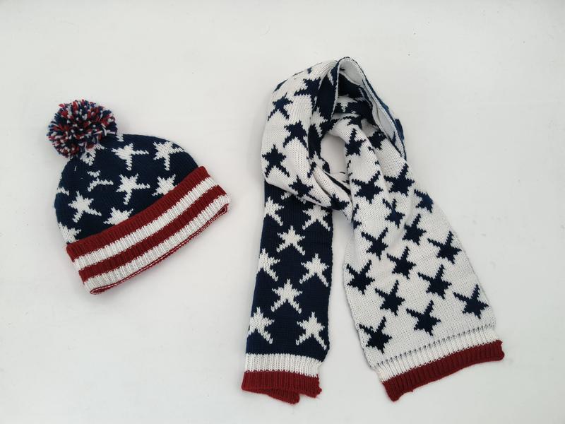 네이비·레드·화이트 별 무늬 폼폼 니트 비니 모자와 스카프 세트 - wholesale fashion accessories