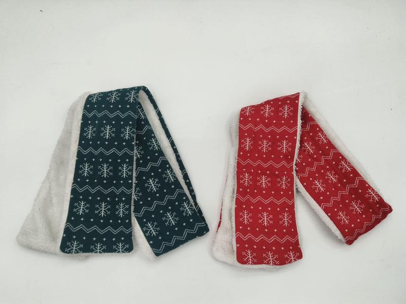 쉐르파 안감 눈꽃 페어아일 스카프 그린·레드 2색 세트, 따뜻한 플리스 소재 - winter accessories wholesaler