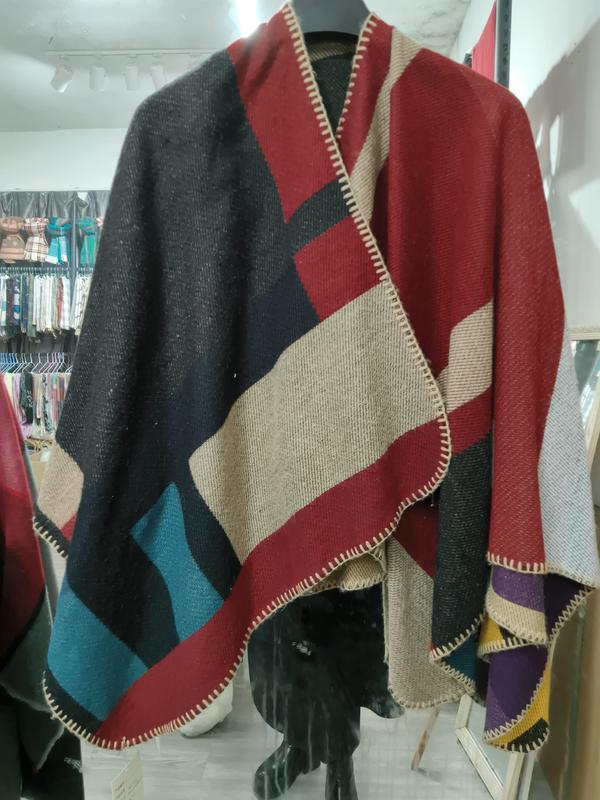 울 혼방 기하학 패턴 폰초 랩, 차콜·레드·틸 컬러블록 오버사이즈 - bulk scarf supplier Korea